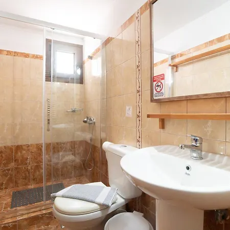 Captain Spiros Delfino Lejlighed