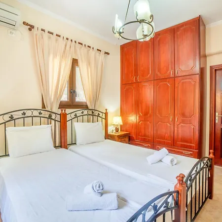 Captain Spiros Delfino Lejlighed