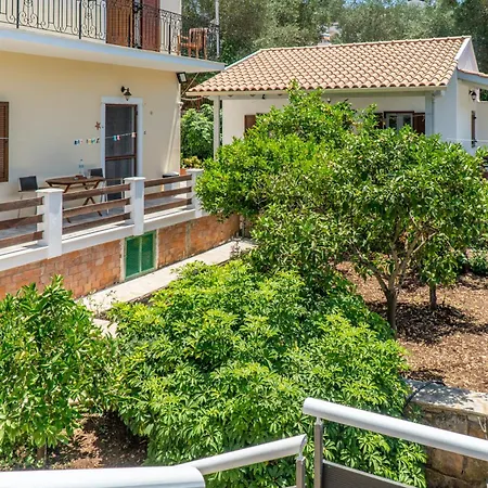 Captain Spiros Delfino Lejlighed *