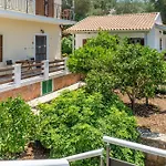 Captain Spiros Delfino Apartamento *